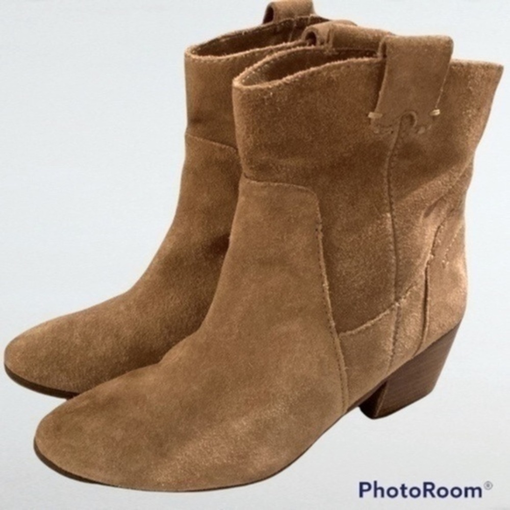 Vince Camuto Maves Suede Boot Beige Woman’s Size 8 GUC